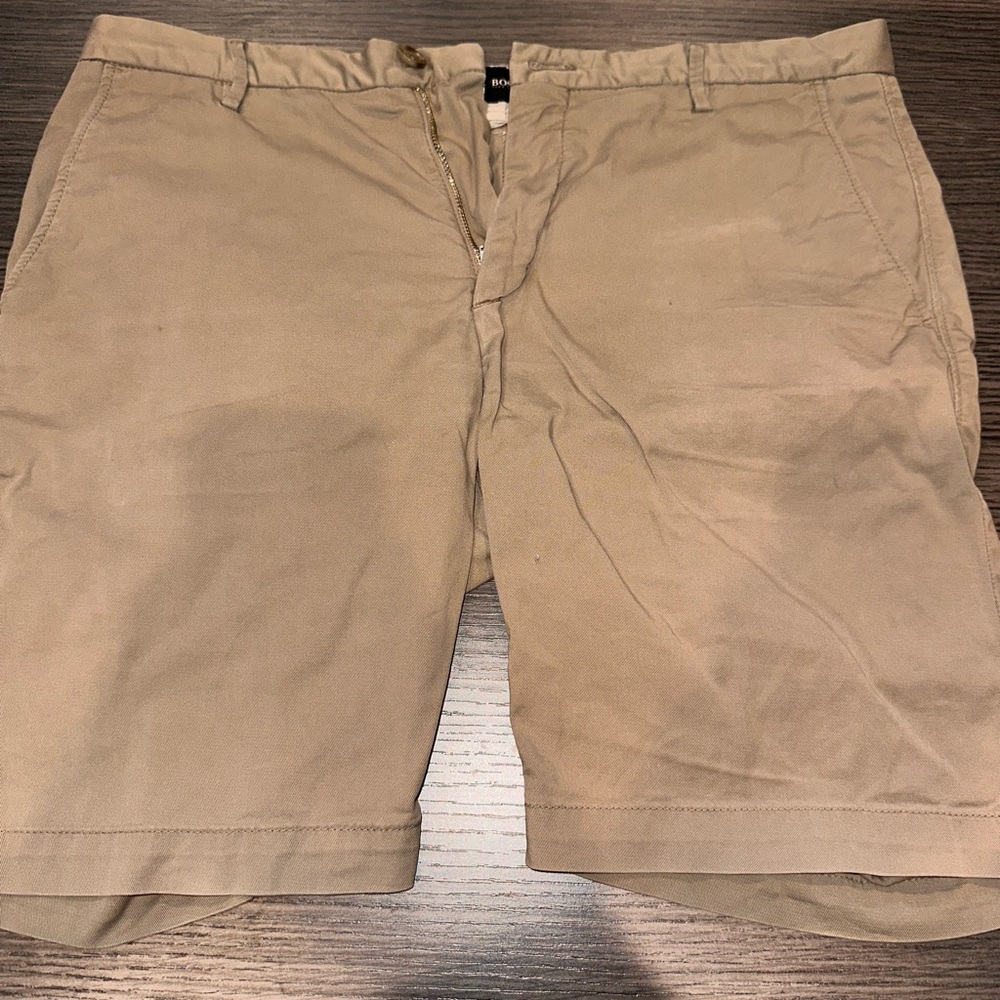 Hugo Boss Men's Beige Flat Front Shorts